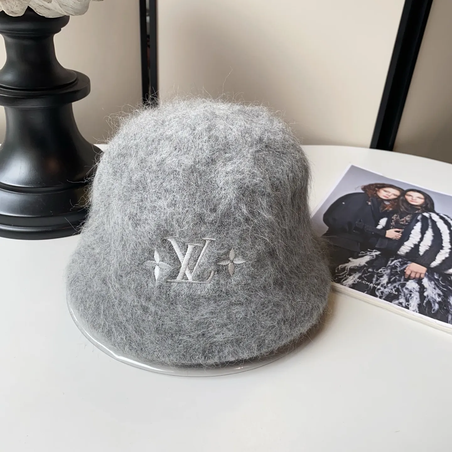 2️⃣5️⃣ꫛꫀꪝ New style for autumn and winter 🐑LV cashmere brushed embroidered logo fisherman hat ❄️High quality, super flattering and small 👌Fashionable and versatile, the same style as the counter star~winter atmosphere 🛒Camel Gray White Black