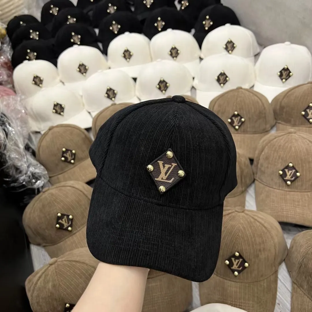 Inquiry with pictures LV new autumn and winter corduroy baseball cap
