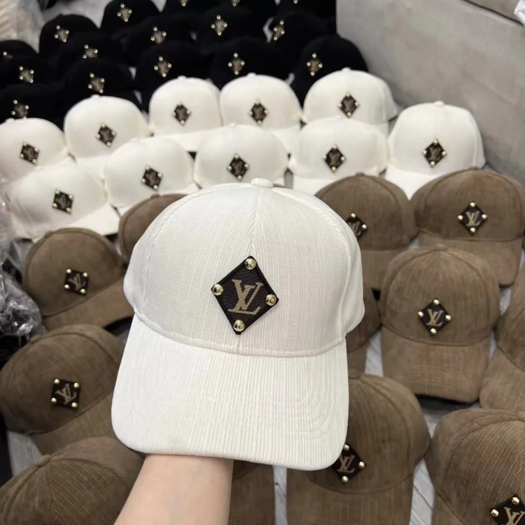 Inquiry with pictures LV new autumn and winter corduroy baseball cap