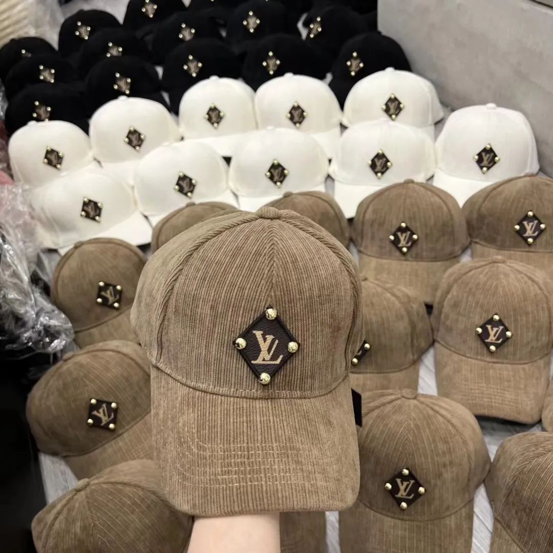 Inquiry with pictures LV new autumn and winter corduroy baseball cap