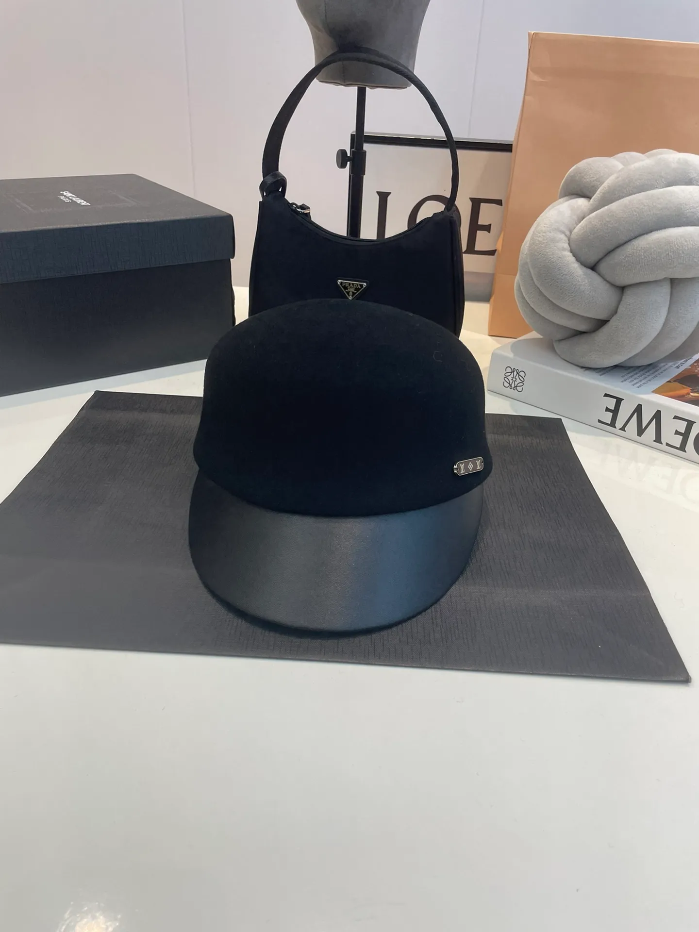 P130 LV new autumn and winter wool peaked cap, woolen army cap, 100% wool fabric, head circumference 57cm, black, rice and khaki tricolor