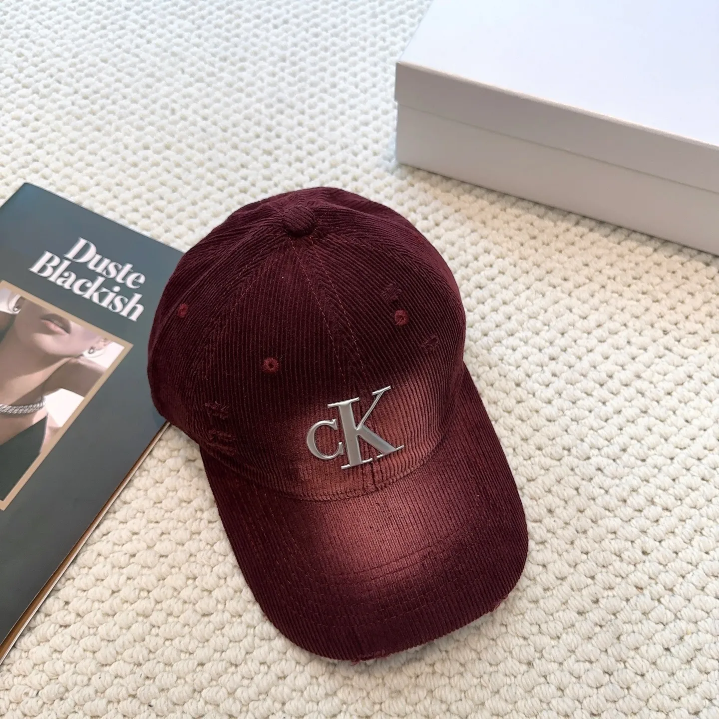 P60 Calvin Klein, CK logo autumn and winter new baseball cap, recommended by Xiaohongshu, fashionable and versatile, a favorite of many celebrities, very explosive, very popular, very good-looking