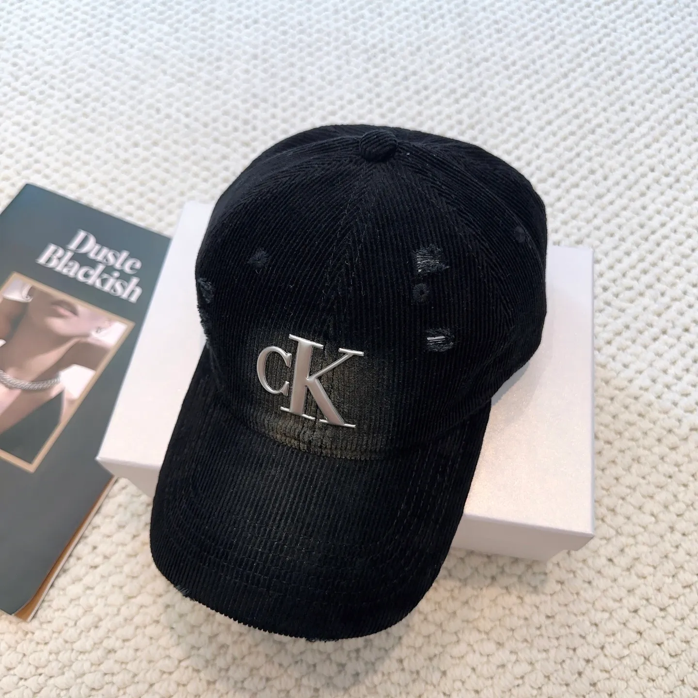 P60 Calvin Klein, CK logo autumn and winter new baseball cap, recommended by Xiaohongshu, fashionable and versatile, a favorite of many celebrities, very explosive, very popular, very good-looking