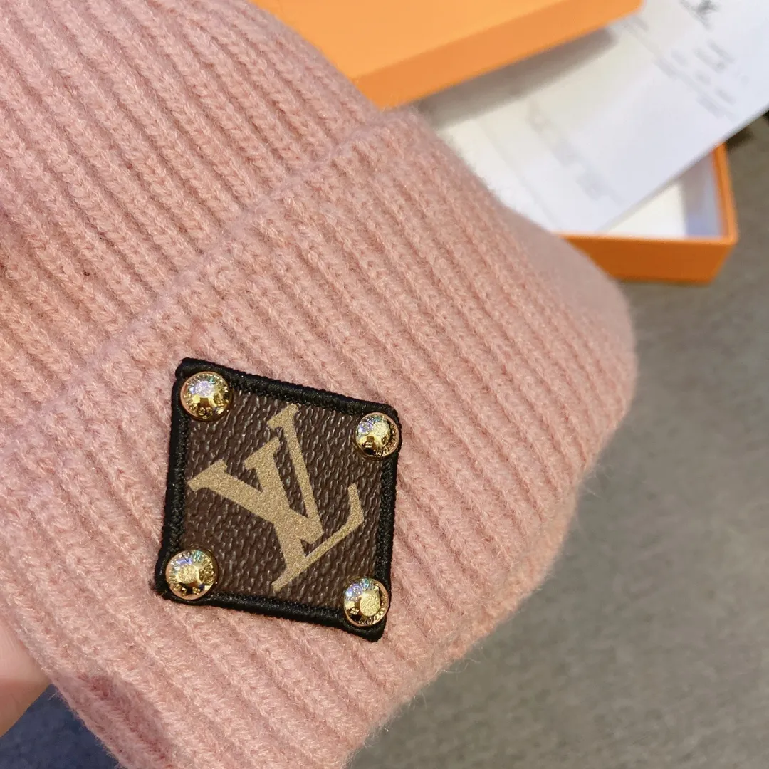 Special batch 60¥ LV Louis Vuitton 2022 autumn and winter new wool knitted beanie, %30 rabbit hair% 50 wool, advanced customization, essential for warmth, same style for men and women