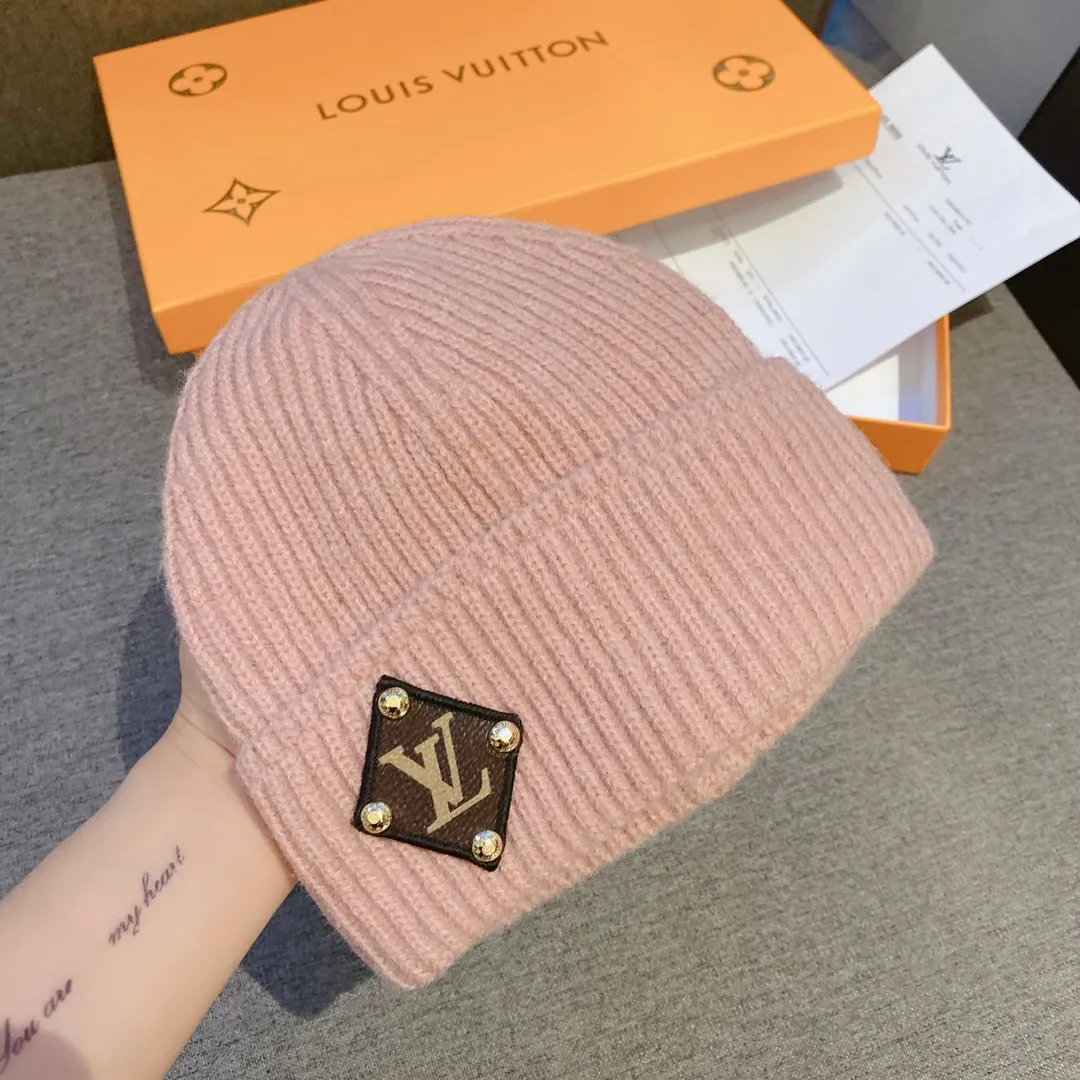 Special batch 60¥ LV Louis Vuitton 2022 autumn and winter new wool knitted beanie, %30 rabbit hair% 50 wool, advanced customization, essential for warmth, same style for men and women