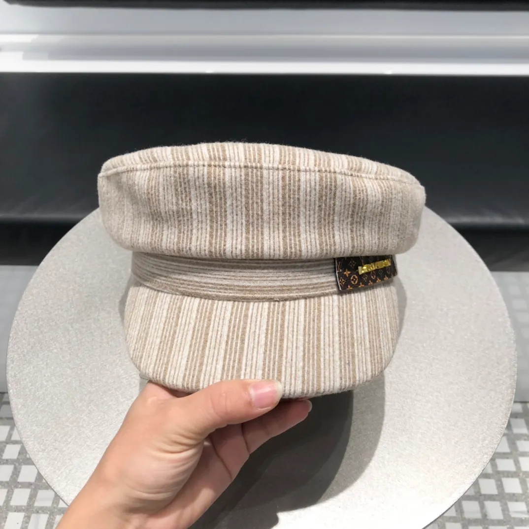 P150 2020 LV Louis Vuitton counter autumn and winter new original duck bill military cap, classic striped wool fabric, exquisite workmanship, exclusive customization!