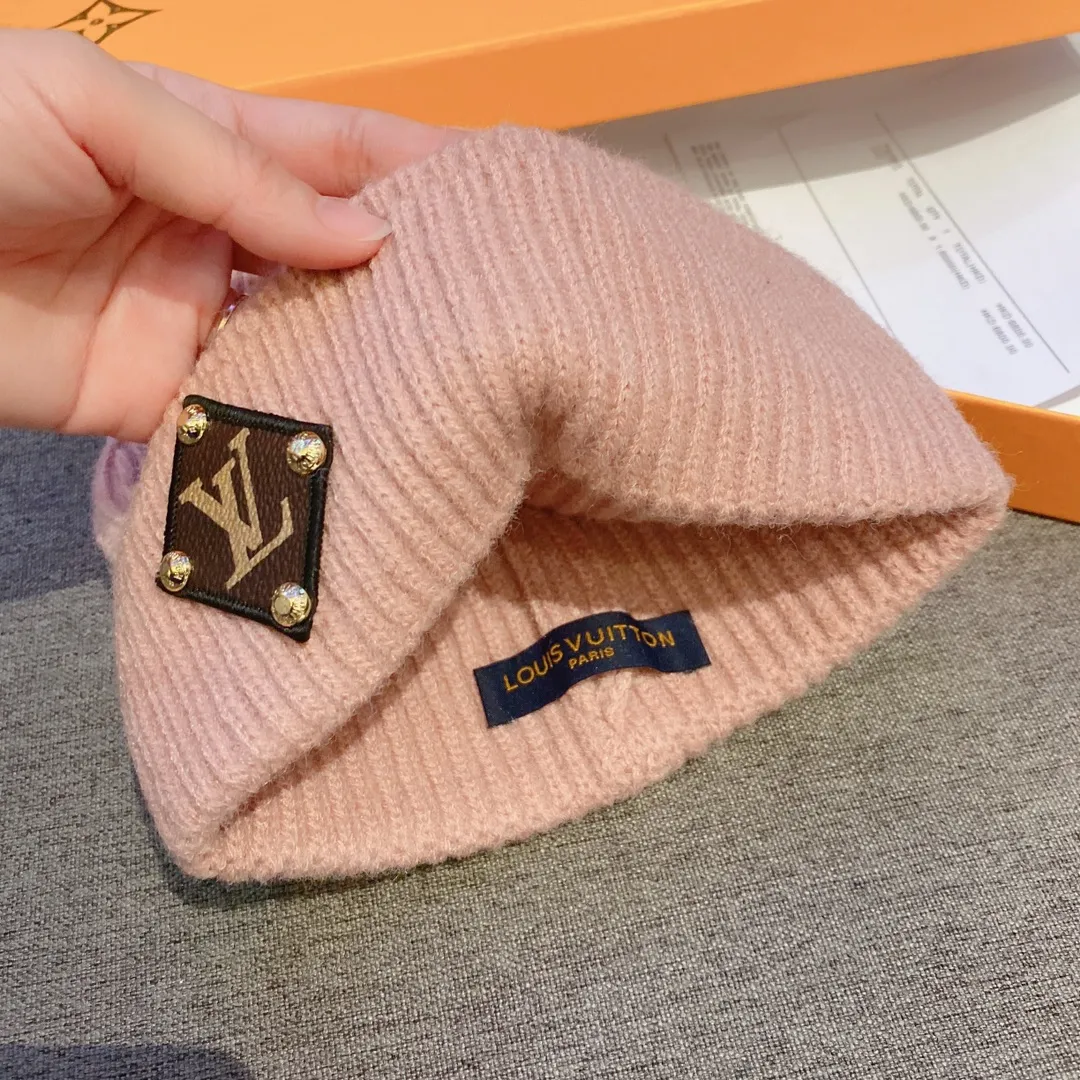 Special approval 50¥ LV Louis Vuitton 2022 autumn and winter new wool knitted beanie, %30 rabbit hair% 50 wool, advanced customization, essential for warmth, same style for men and women