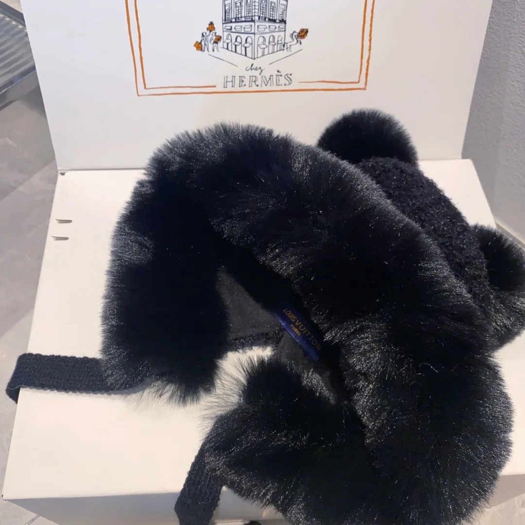 Special batch of 80 LV woolen hats, autumn and winter cold hats, wool ball woolen hats, running quantity 5 colors