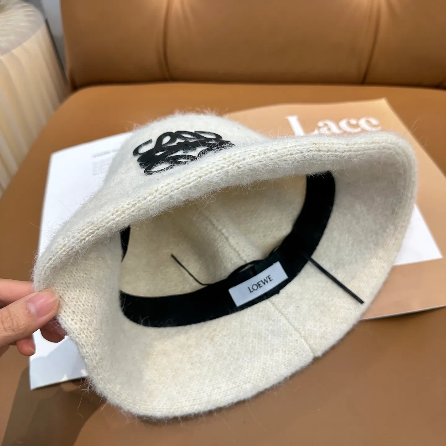 P66 💛Luo Yiwei's new autumn and winter style wool cashmere bucket hat, 🔆temperament goddess style ~ a must-have for going out on the street