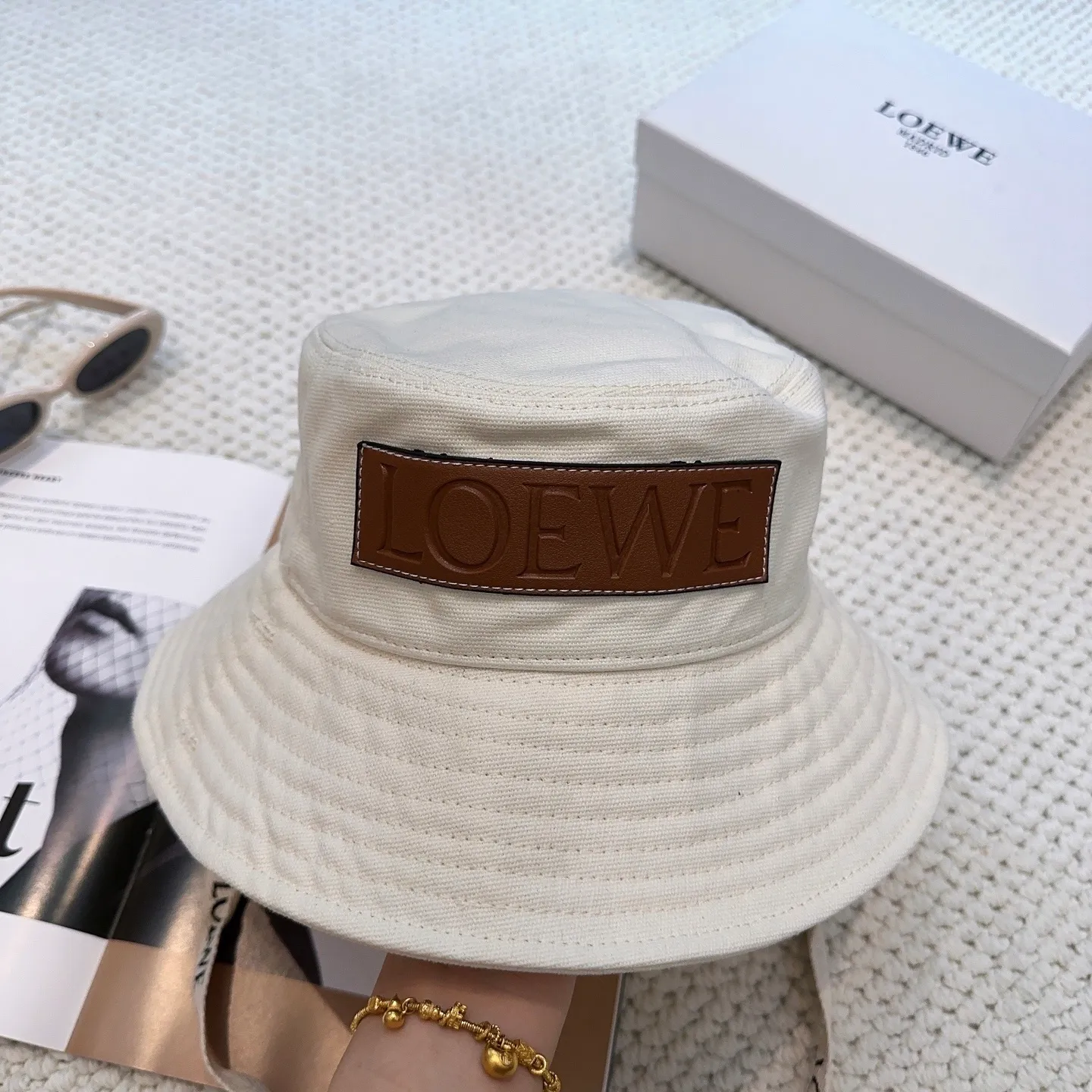 P70 Luo Yiwei's personalized fisherman's hat with straps is an excellent casual fisherman's hat. The texture is full of retro style and has a strong street style. It's handsome! Can be worn all year round! Head circumference-55-58cm