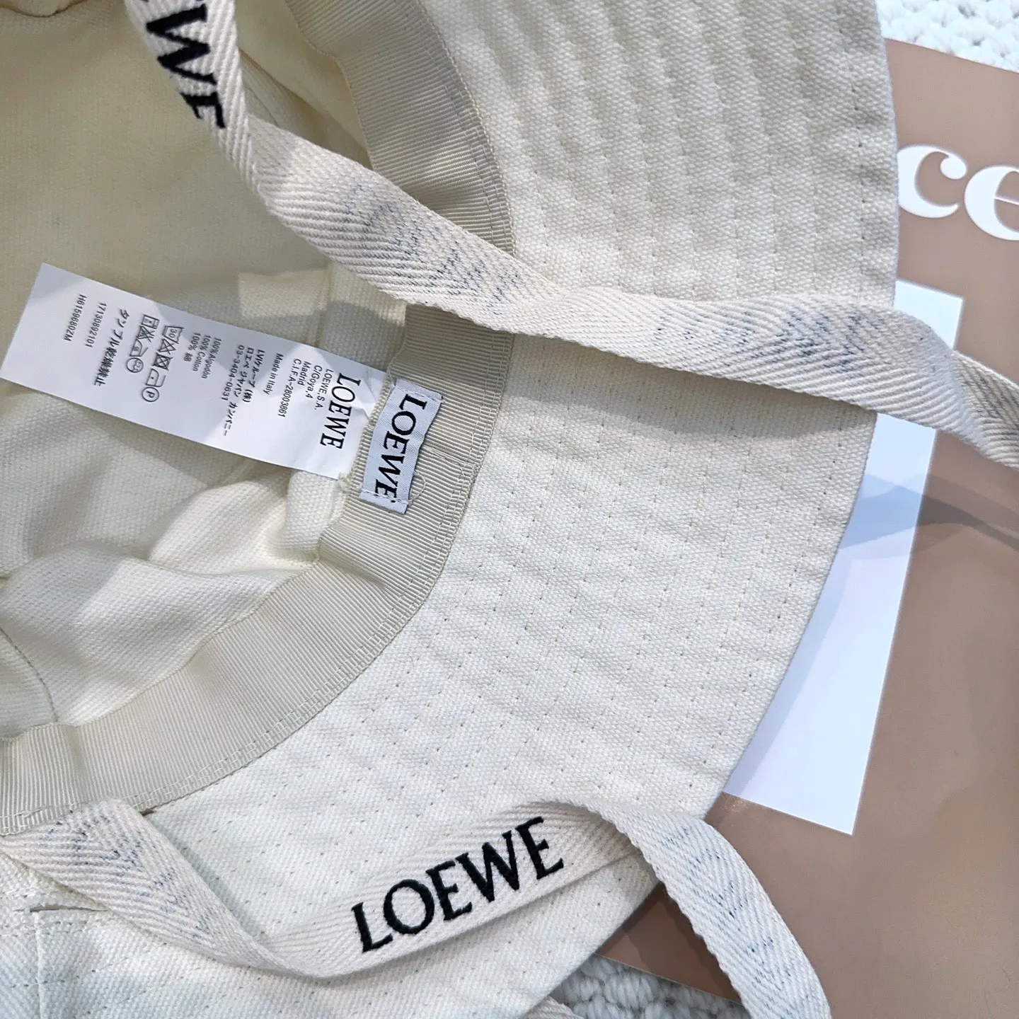 P70 Luo Yiwei's personalized fisherman's hat with straps is an excellent casual fisherman's hat. The texture is full of retro style and has a strong street style. It's handsome! Can be worn all year round! Head circumference-55-58cm