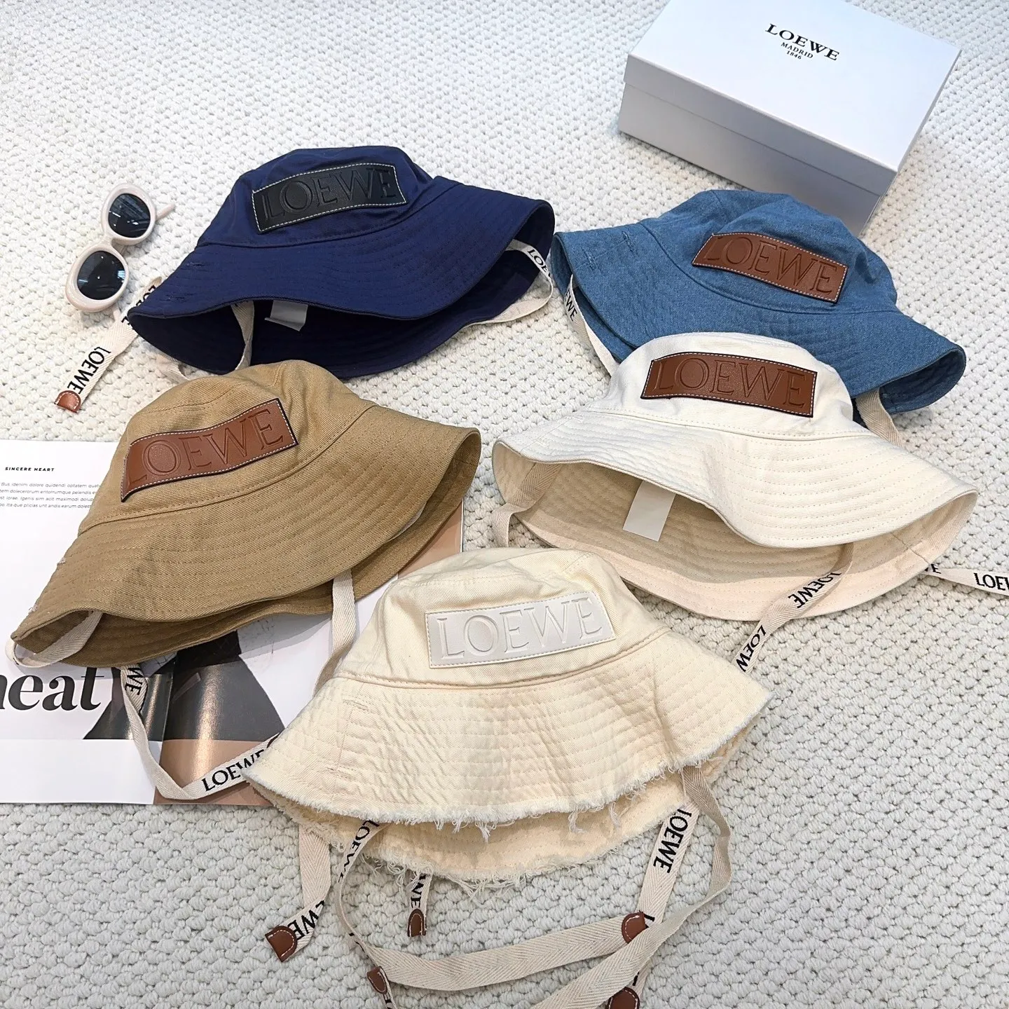 P70 Luo Yiwei's personalized fisherman's hat with straps is an excellent casual fisherman's hat. The texture is full of retro style and has a strong street style. It's handsome! Can be worn all year round! Head circumference-55-58cm