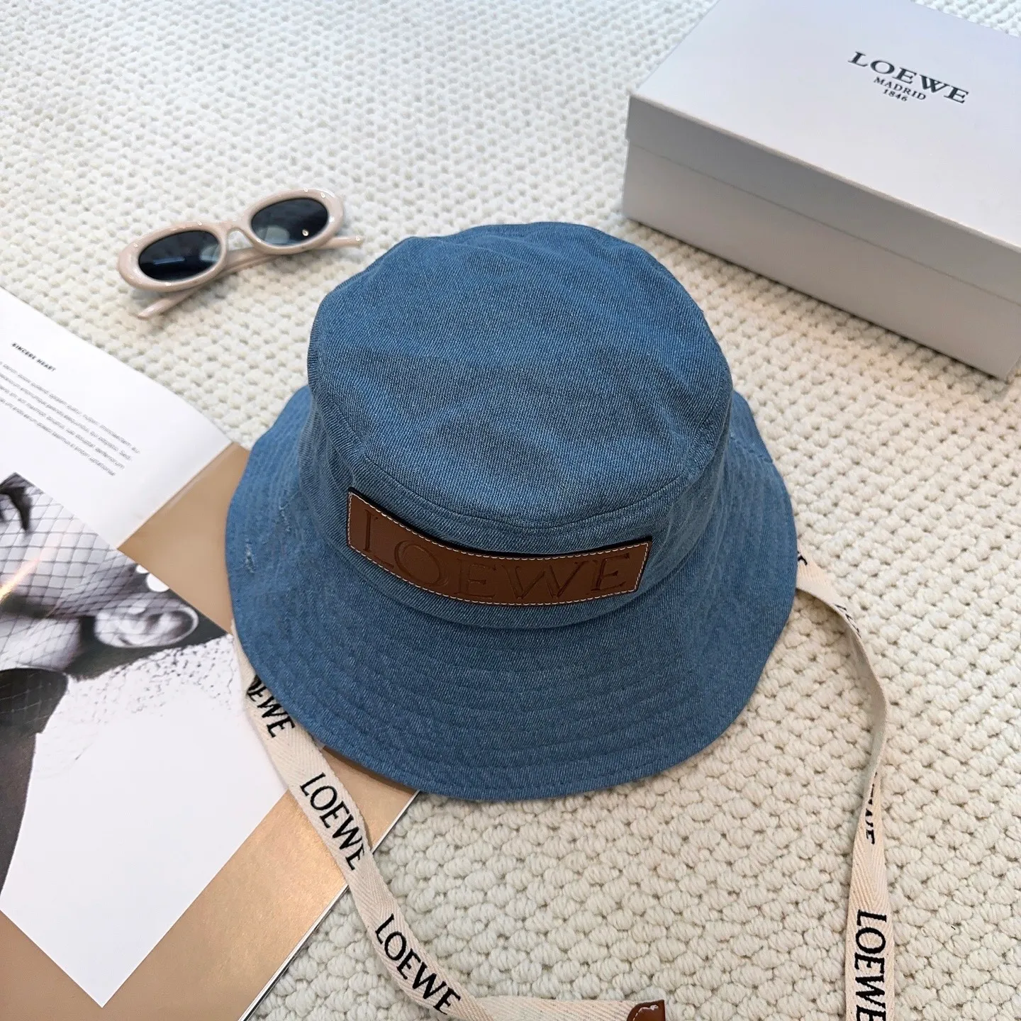 P70 Luo Yiwei's personalized fisherman's hat with straps is an excellent casual fisherman's hat. The texture is full of retro style and has a strong street style. It's handsome! Can be worn all year round! Head circumference-55-58cm
