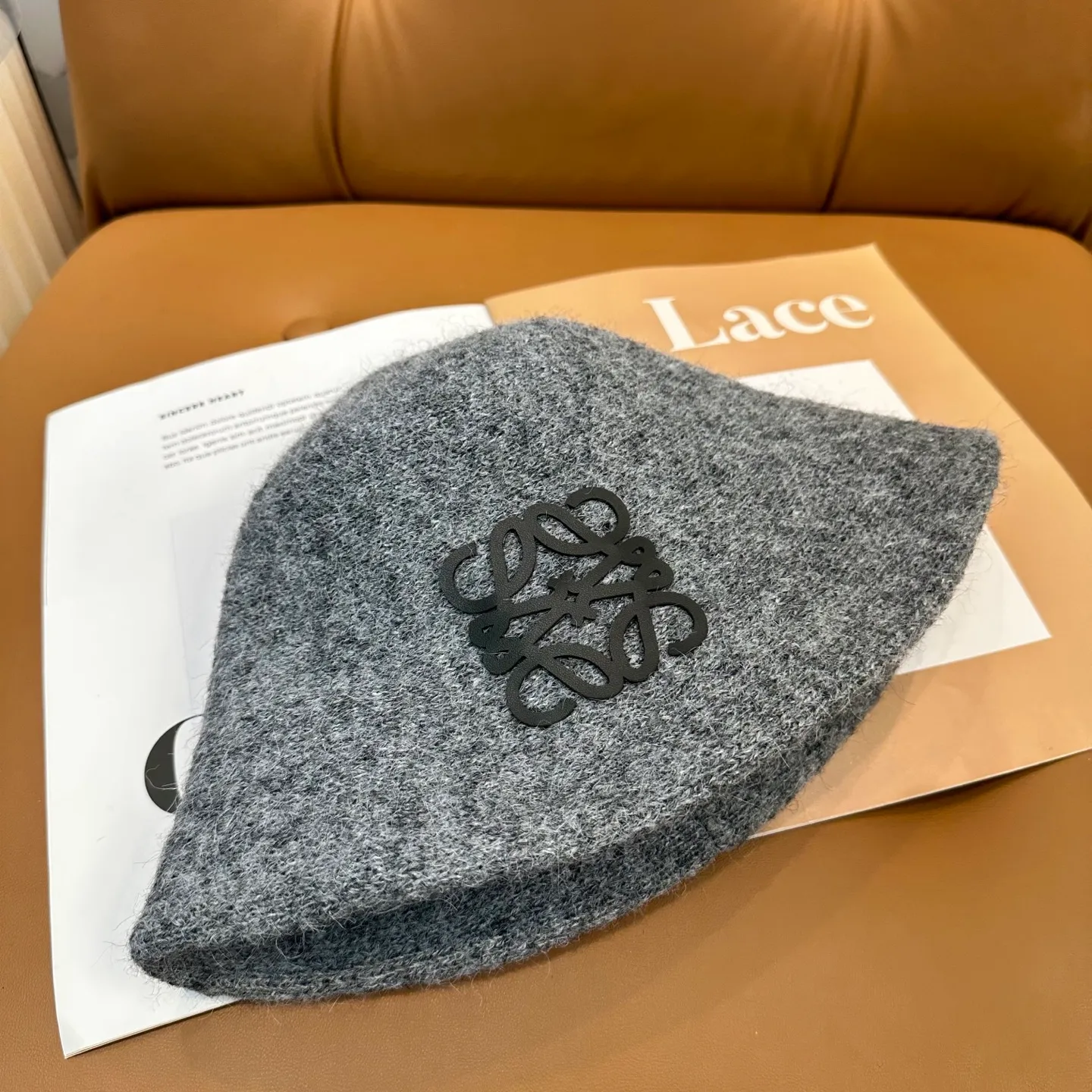 P66 💛Luo Yiwei's new autumn and winter style wool cashmere bucket hat, 🔆temperament goddess style ~ a must-have for going out on the street