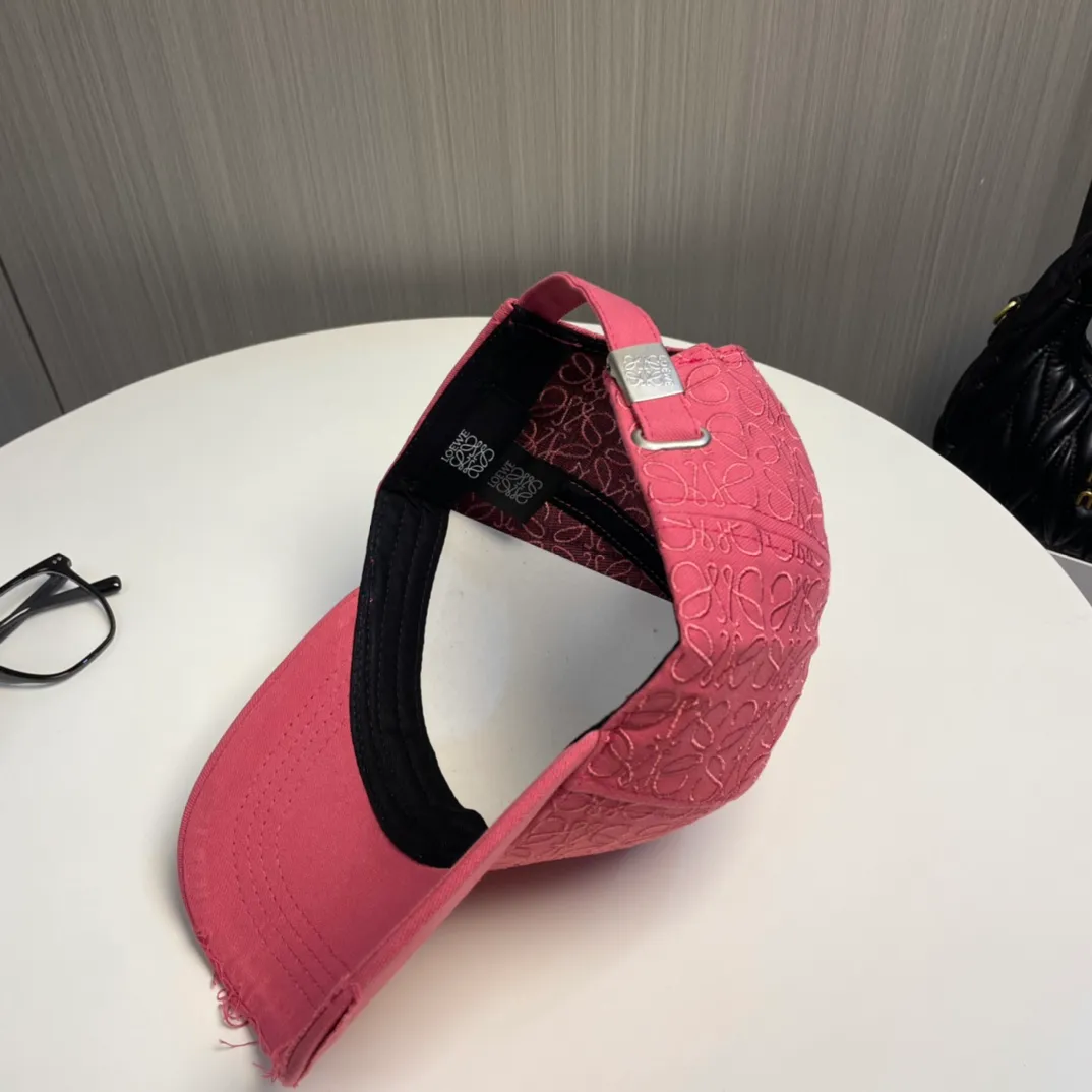 P70💛 Comes with dust bag [Loewe] new embroidered baseball cap, shipped from the counter at the same time, big-name models are super easy to match, hurry up and get it