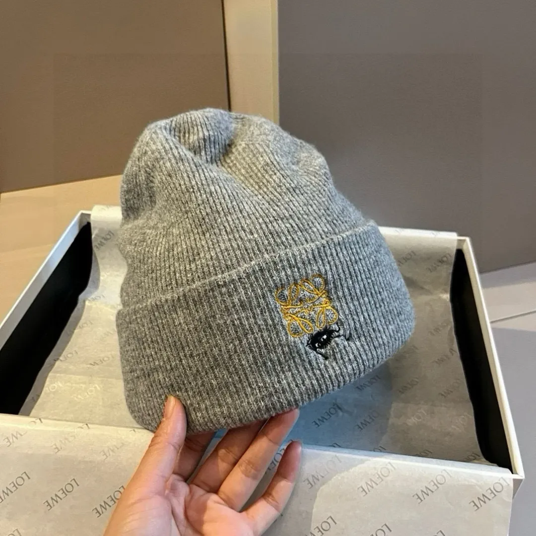 💰110¥ ＬＯＥＷＥLOEWE’s new knitted wool hat, delicate, soft and skin-friendly, unisex, super elastic👍