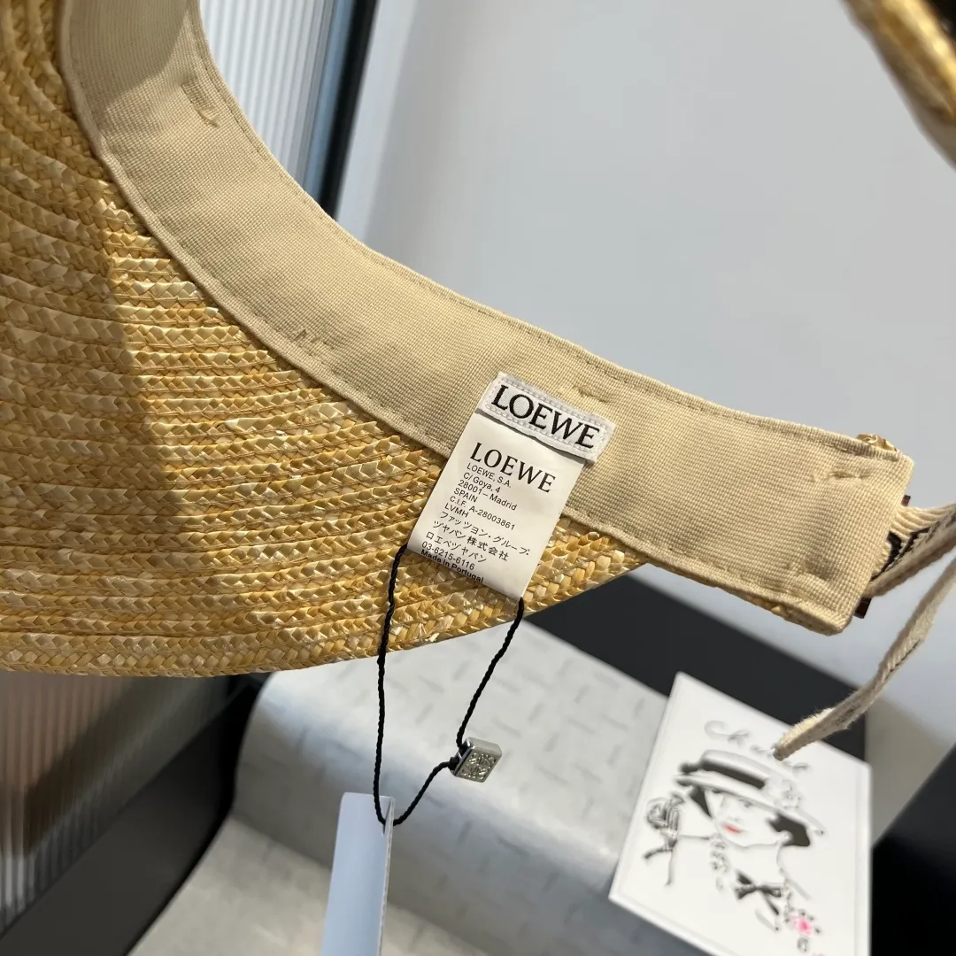 💰120¥ LOEVE empty top peaked cap, straw hat, original quality, exquisite workmanship, high-end luxury, very breathable and adjustable,