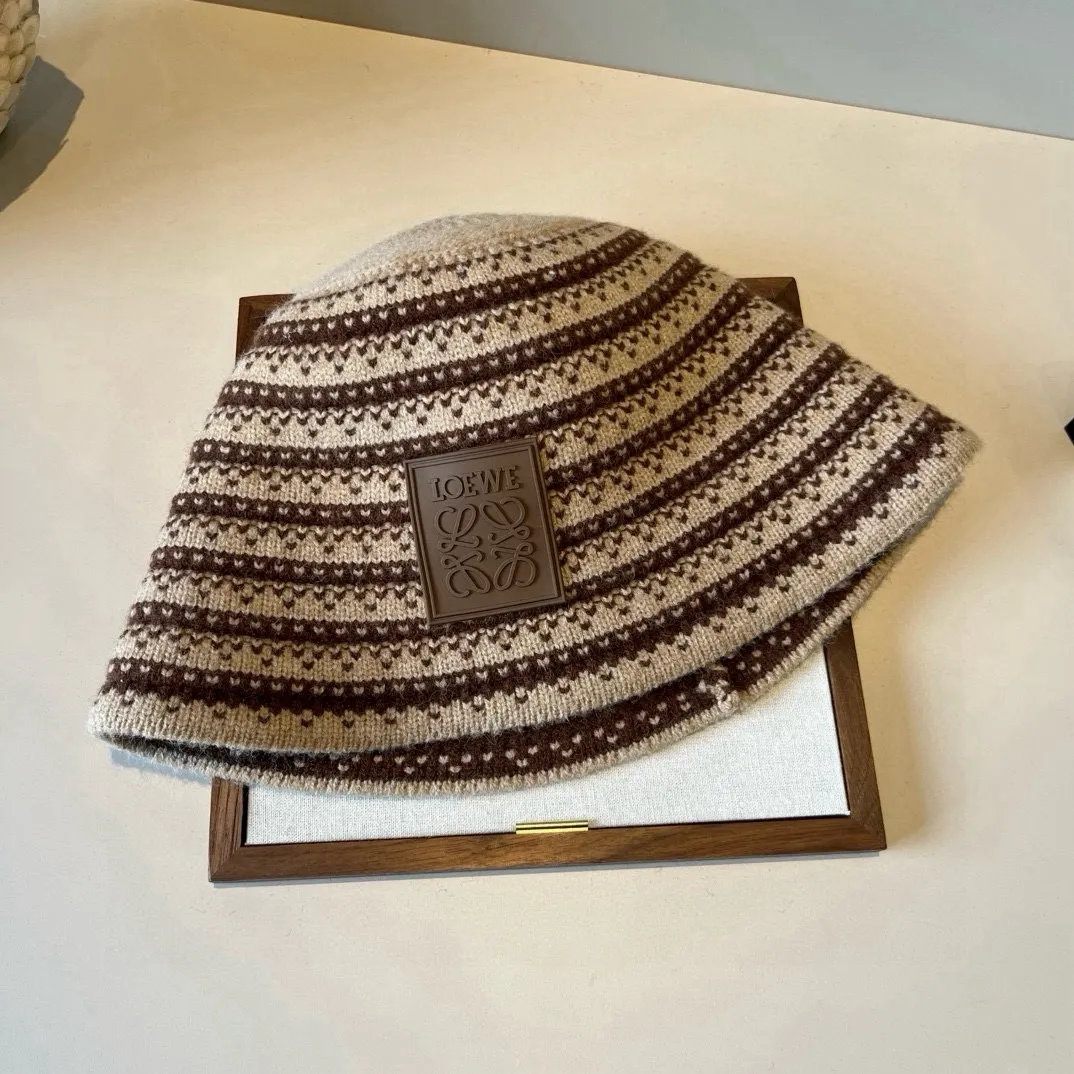 💰90¥ Loewe's new fisherman hat, head circumference 57cm