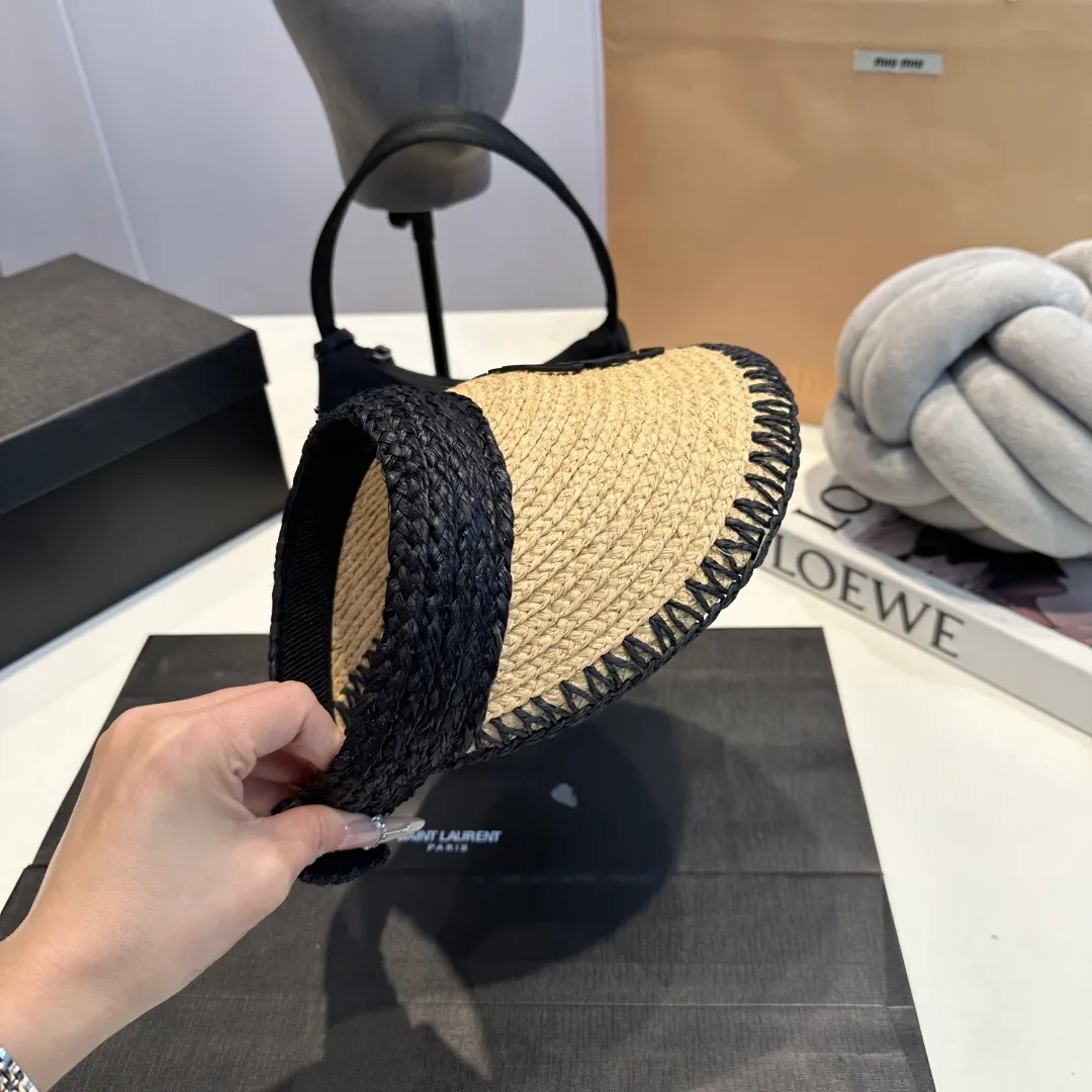 P70 LOEWE empty top hat👏High quality raffia empty top hat❤️Simple and elegant, shipped by big brands