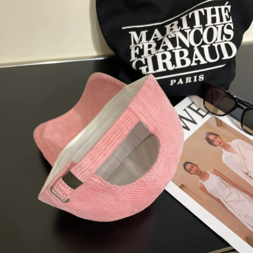 P80 🧢Loewe~New baseball cap🧢, simple embroidered classic logo, super texture👍, exquisite big-name style, a must-have artifact for goddesses, couple style