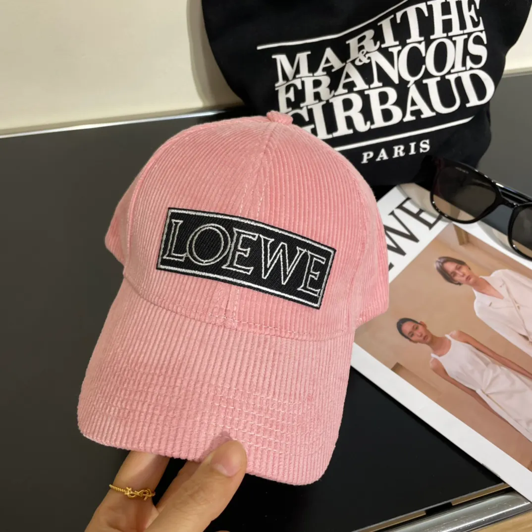 P80 🧢Loewe~New baseball cap🧢, simple embroidered classic logo, super texture👍, exquisite big-name style, a must-have artifact for goddesses, couple style