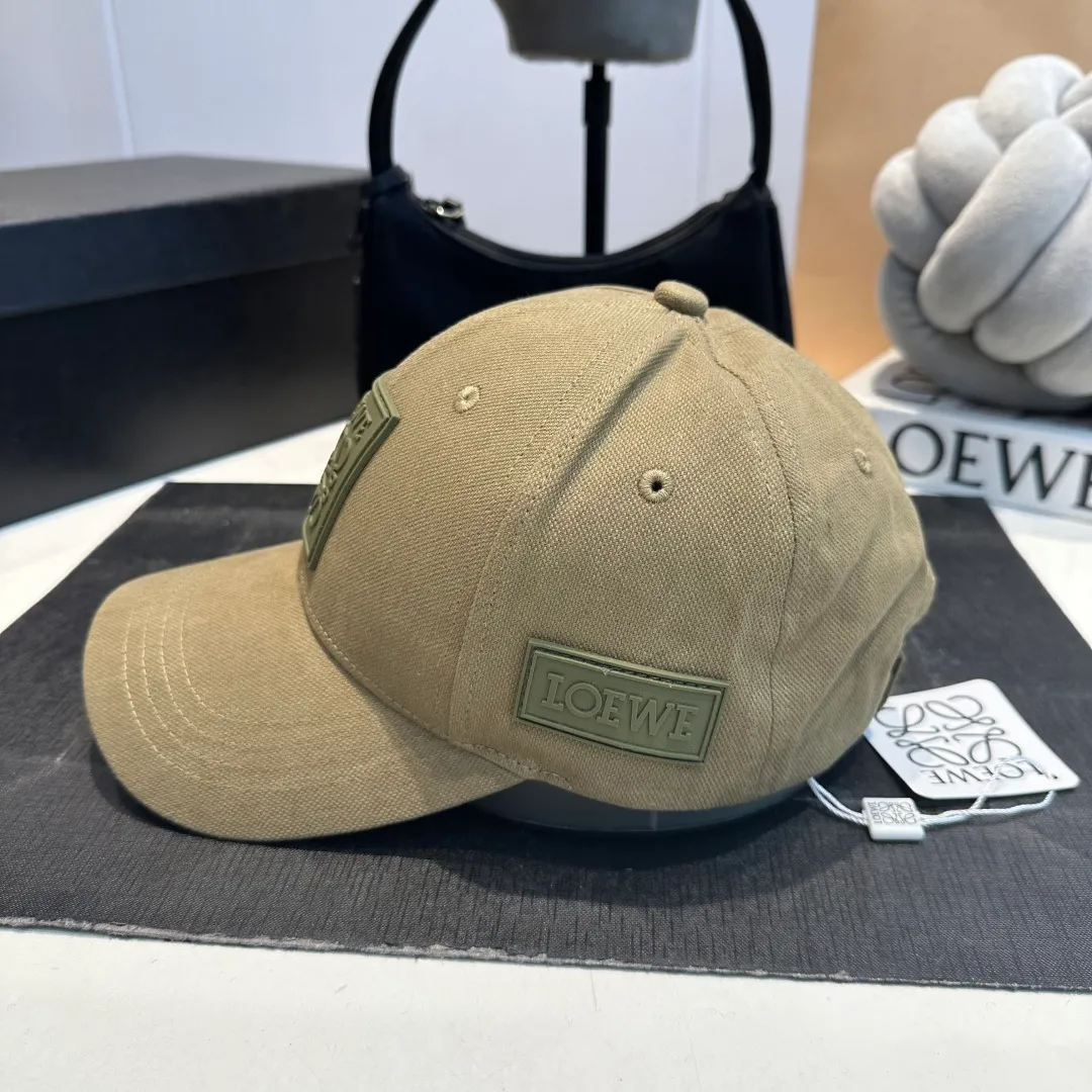 P56 LOEWE new original original design baseball cap🧢Super good texture, standard external line positioning, fine workmanship, simple and elegant, low price and popular!