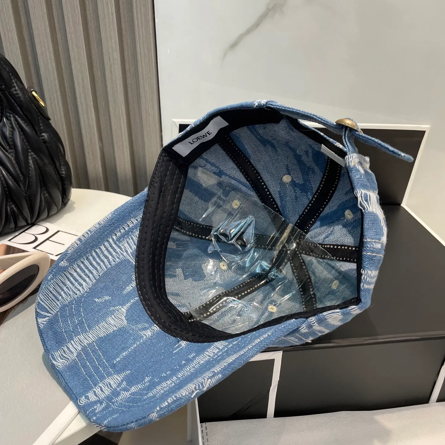 P66 Loewe New Washed Distressed Denim Baseball Cap Newly Launched Washed Denim Series, Casual and Versatile Wardrobe Matching Magic