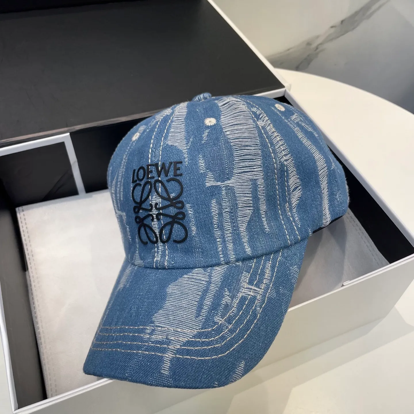 P66 Loewe New Washed Distressed Denim Baseball Cap Newly Launched Washed Denim Series, Casual and Versatile Wardrobe Matching Magic