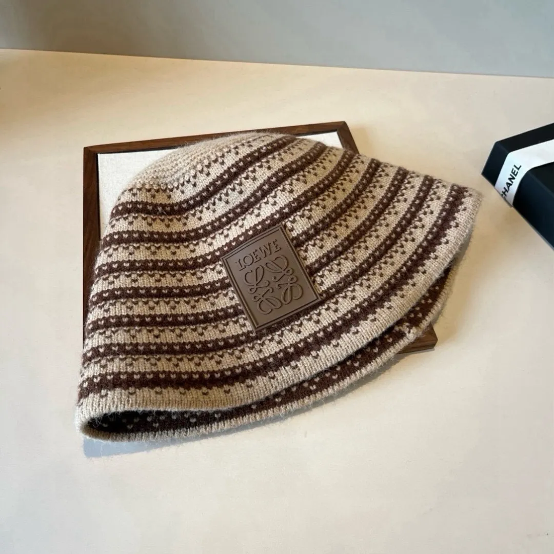 💰90¥ Loewe's new fisherman hat, head circumference 57cm