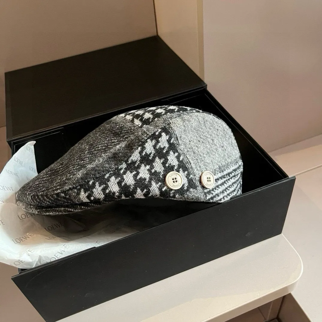 💰100¥ Loewe's new duck bill forward hat, classic painter's hat, unisex