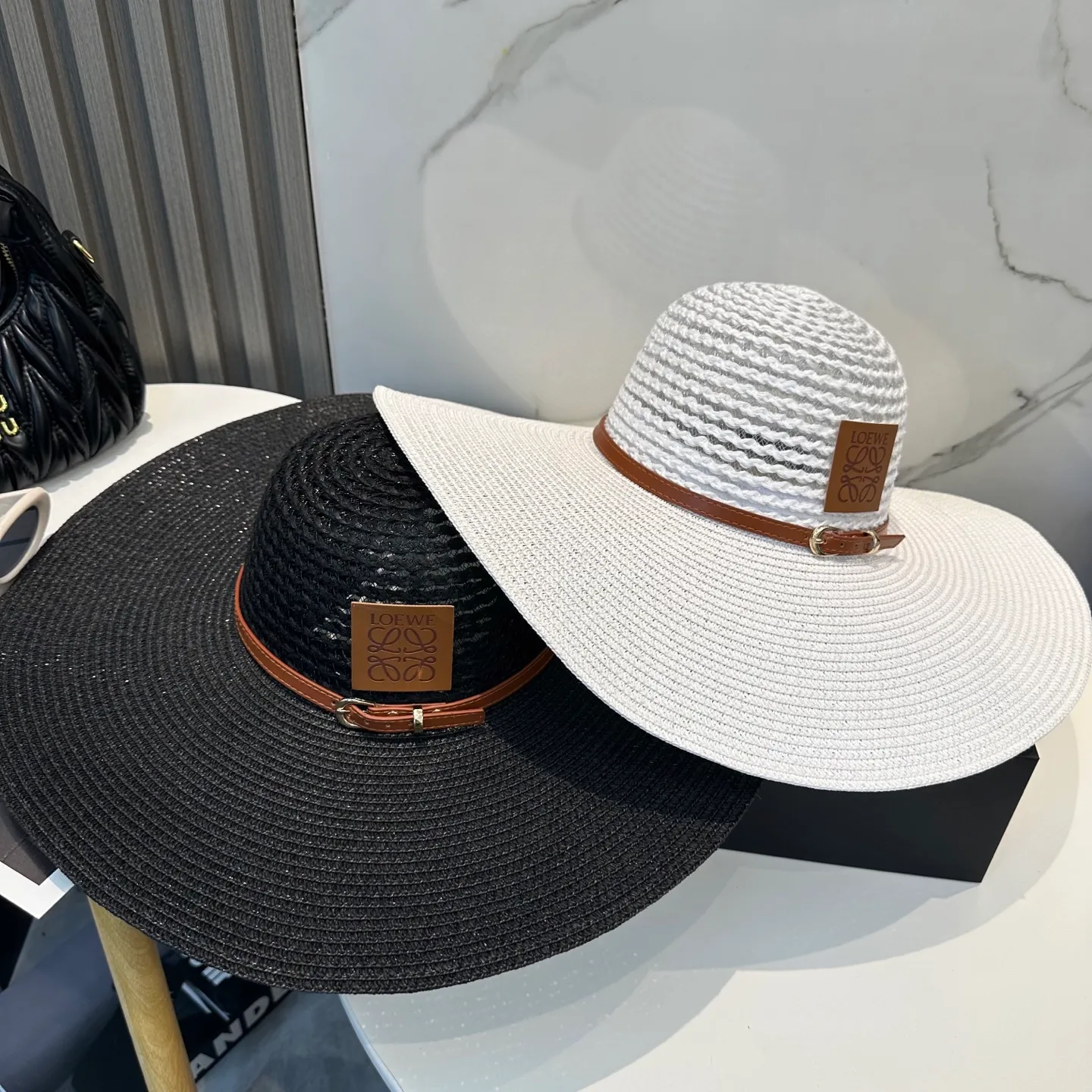 P80 LOEWE big-brimmed hat, big sun hat, made of fine grass, official model opening, non-market ordinary version, head circumference 57cm