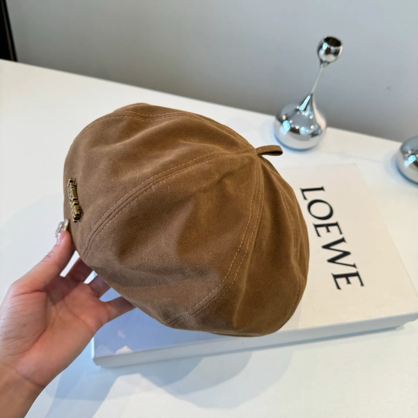 💰100¥ Loewe's new corduroy beret, painter's hat, head circumference 57cm