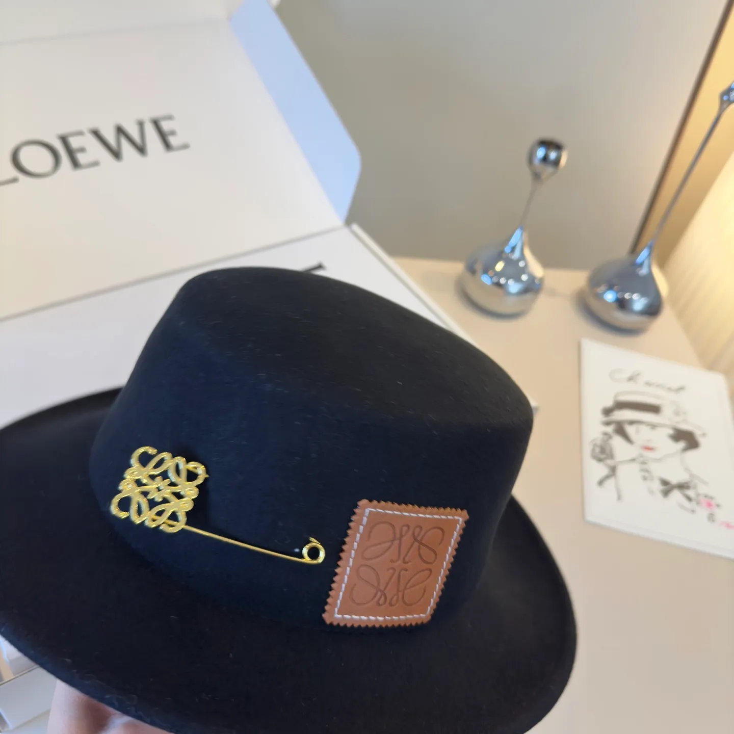 💰180¥ ＬＯＥＷＥ Loewe’s new flat top hat, 100% wool🦙 fabric, head circumference 57cm
