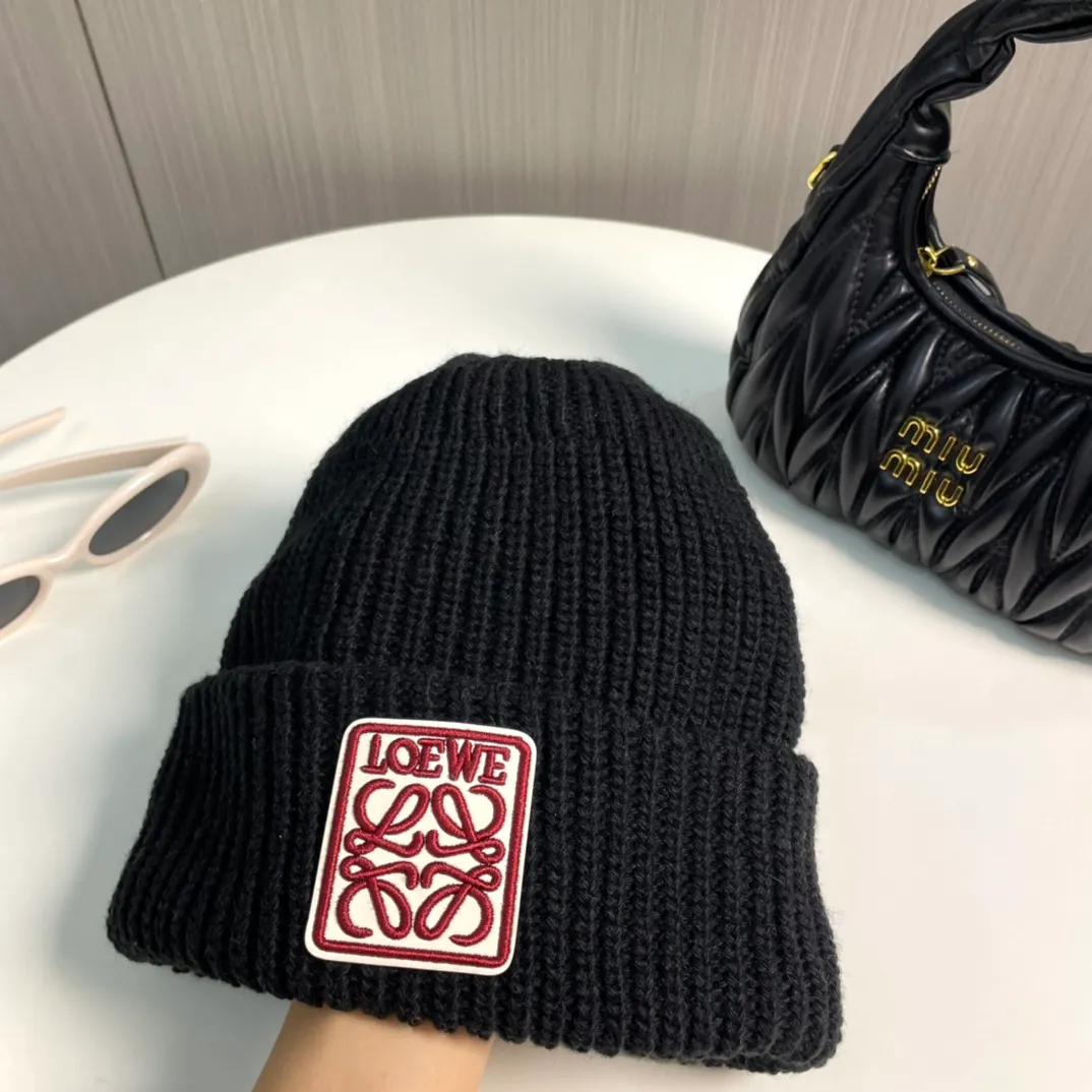 P76💛 comes with dust bag. [LOEWE Luo Yiwei] 2024 early autumn knitted beanie, big-name fashion, very versatile