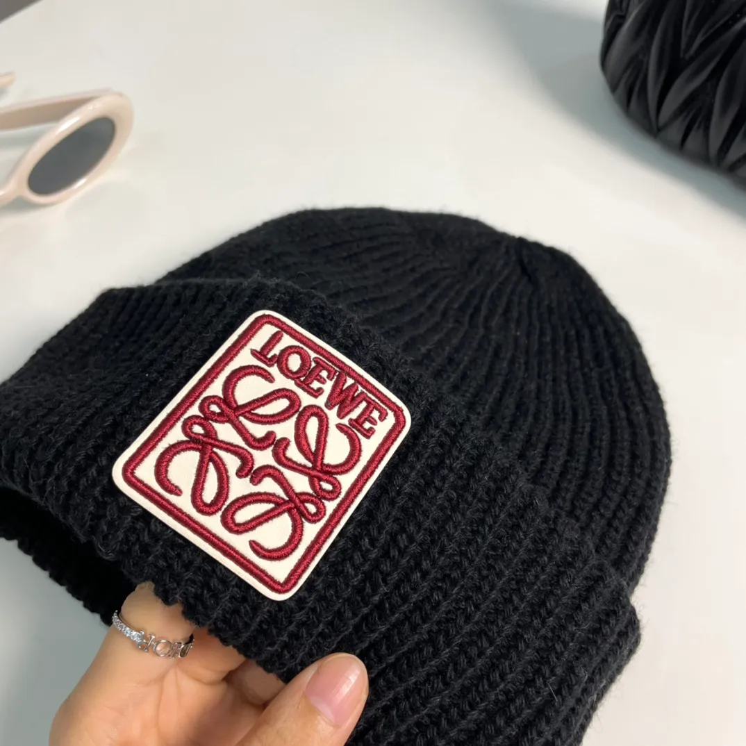 P76💛 comes with dust bag. [LOEWE Luo Yiwei] 2024 early autumn knitted beanie, big-name fashion, very versatile