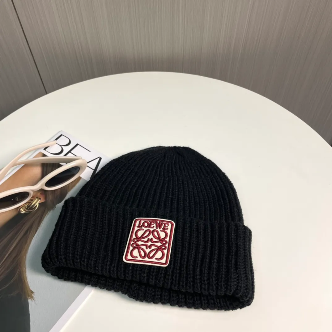 P76💛 comes with dust bag. [LOEWE Luo Yiwei] 2024 early autumn knitted beanie, big-name fashion, very versatile