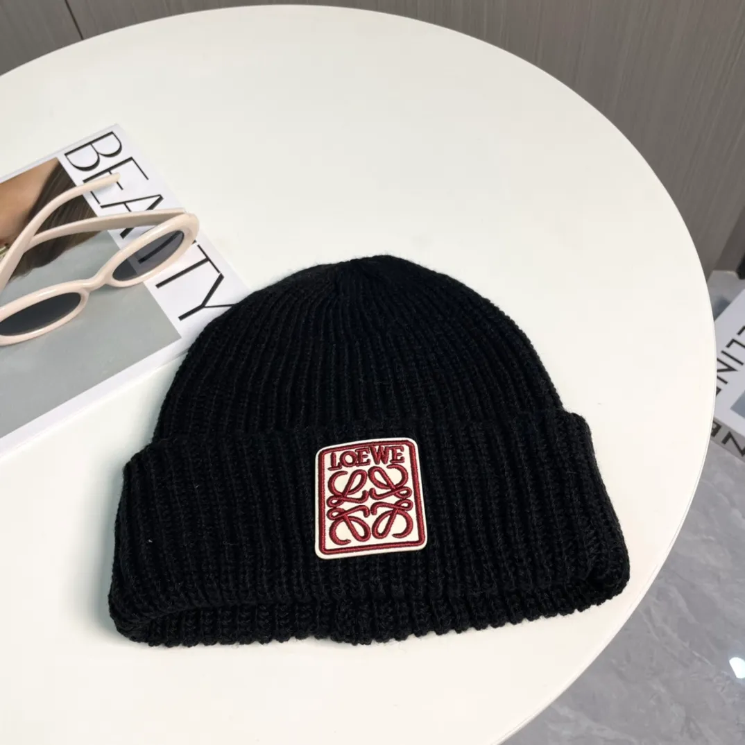 P76💛 comes with dust bag. [LOEWE Luo Yiwei] 2024 early autumn knitted beanie, big-name fashion, very versatile