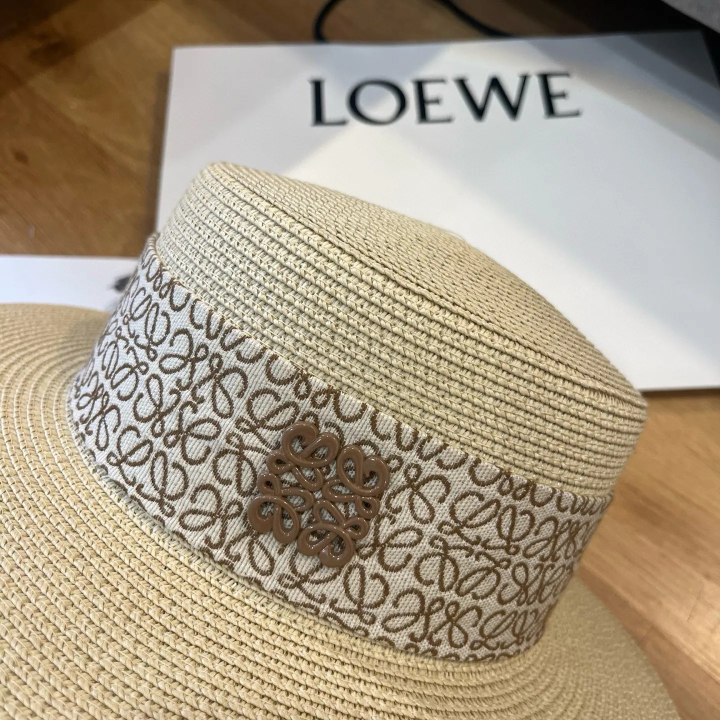 💰100¥ ＬＯＥＷＥ Loewe’s new flat-top straw hat, top hat, head circumference 57cm