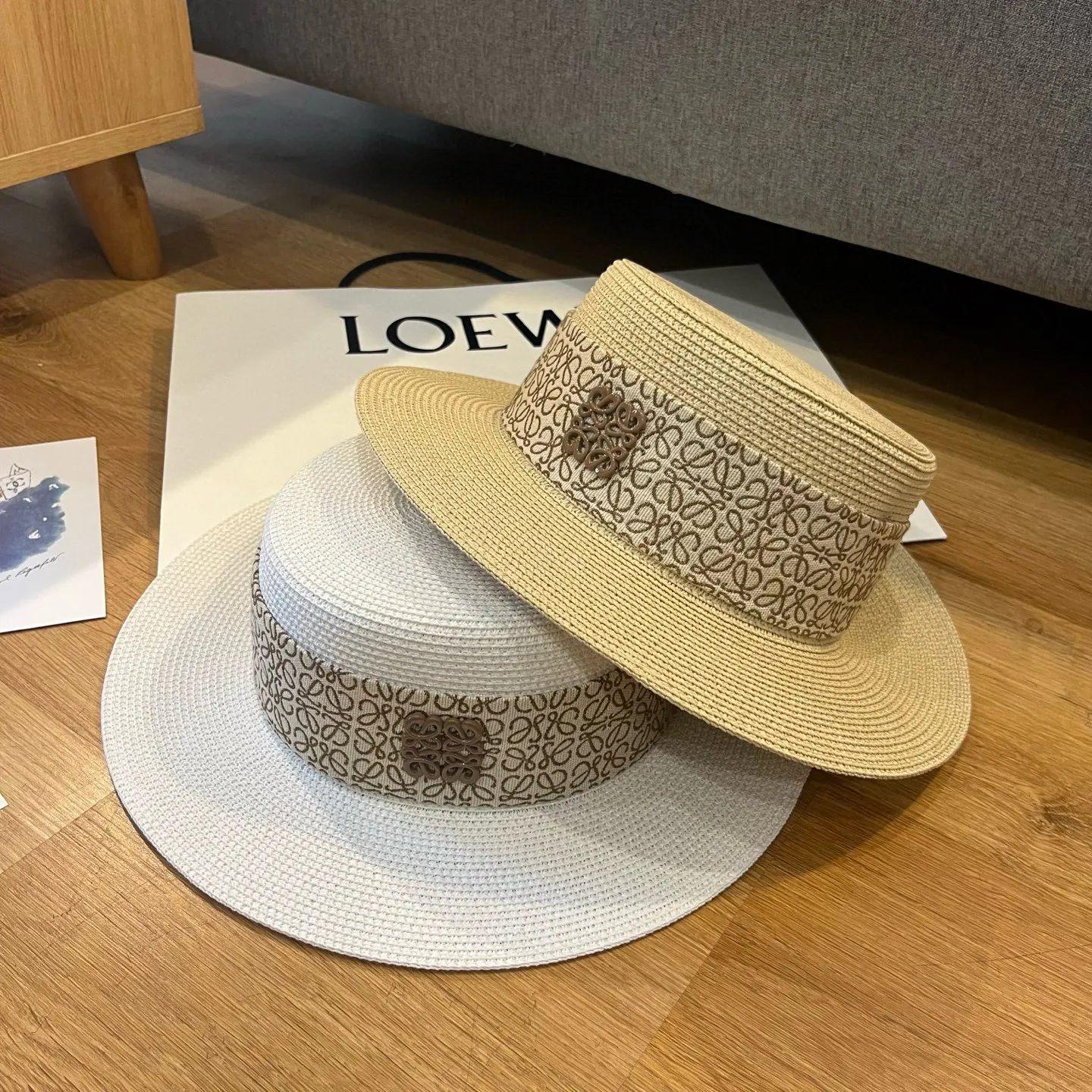 💰100¥ ＬＯＥＷＥ Loewe’s new flat-top straw hat, top hat, head circumference 57cm