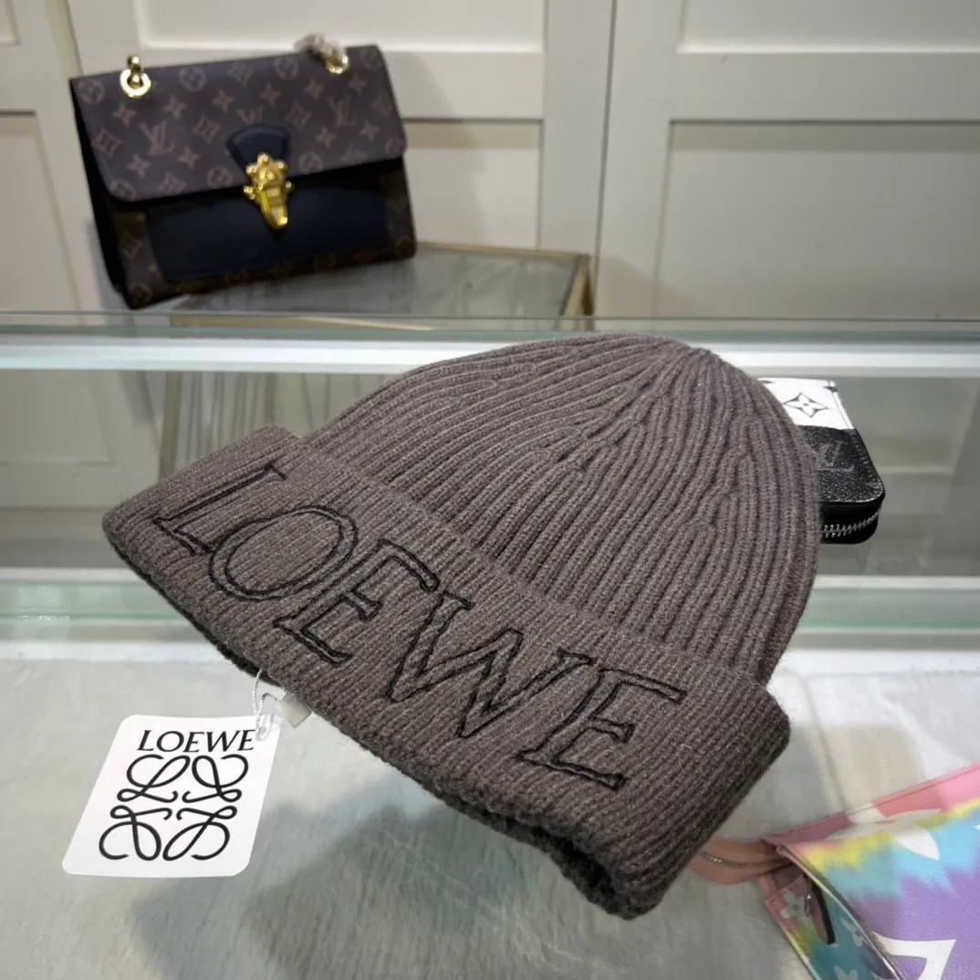 90💰 Classic knitted hat from loewe official website! Xiaohongshu’s hottest selling item! Dress well! The same style for men and women, thicker and warmer, fashionable and popular 🌸First-class quality, the best brand for warmth in autumn and winter, order now, limited edition