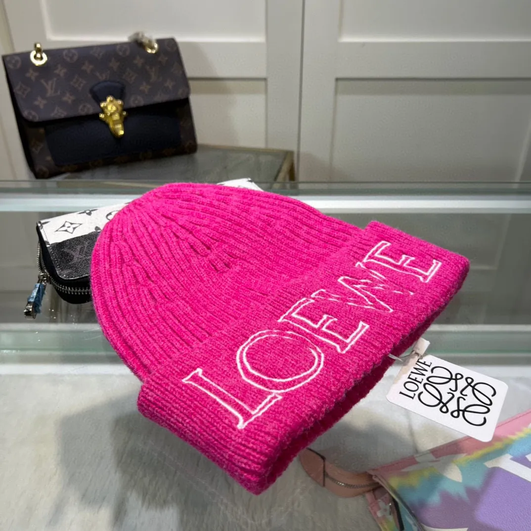 90💰 Classic knitted hat from loewe official website! Xiaohongshu’s hottest selling item! Dress well! The same style for men and women, thicker and warmer, fashionable and popular 🌸First-class quality, the best brand for warmth in autumn and winter, order now, limited edition