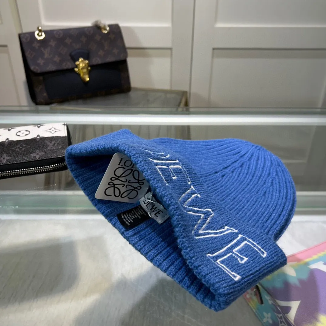 90💰 Classic knitted hat from loewe official website! Xiaohongshu’s hottest selling item! Dress well! The same style for men and women, thicker and warmer, fashionable and popular 🌸First-class quality, the best brand for warmth in autumn and winter, order now, limited edition