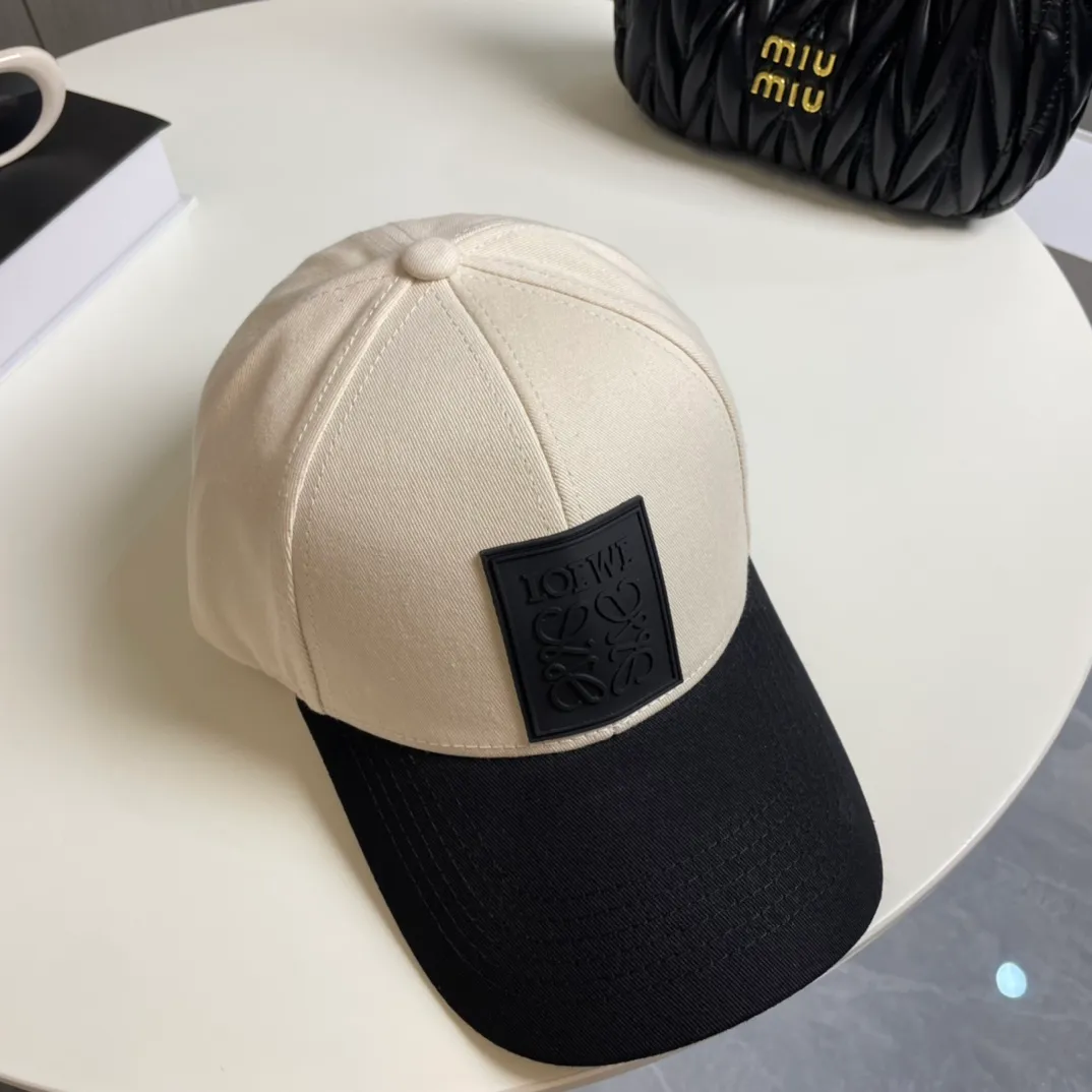 P60 🧢Loewe~New baseball cap🧢, simple and classic logo, super texture👍, exquisite big-name style, a must-have artifact for goddesses, couple style