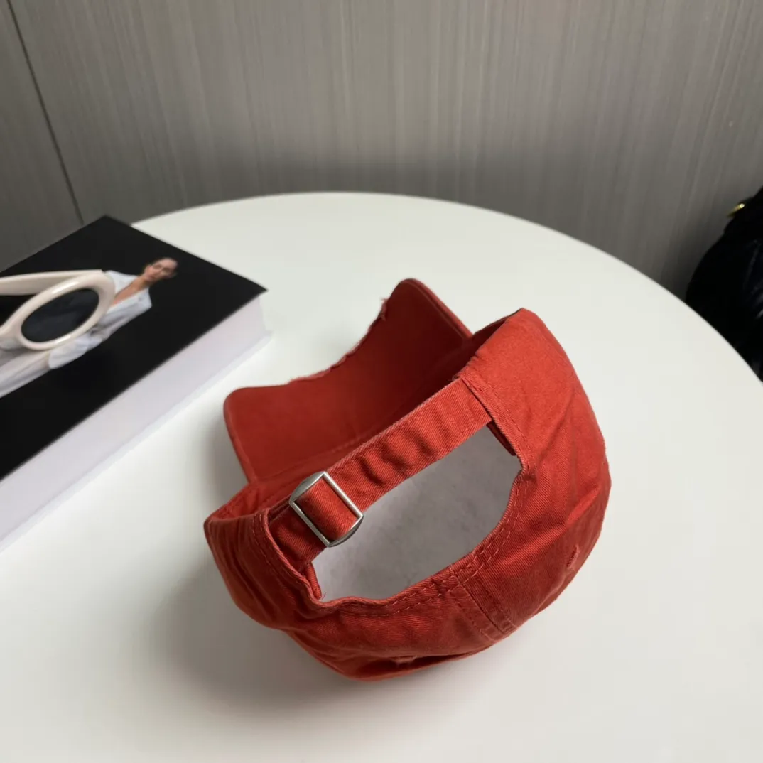 P66 🧢Loewe~New baseball cap🧢, simple and classic logo, super texture👍, exquisite big-name style, a must-have artifact for goddesses, couple style
