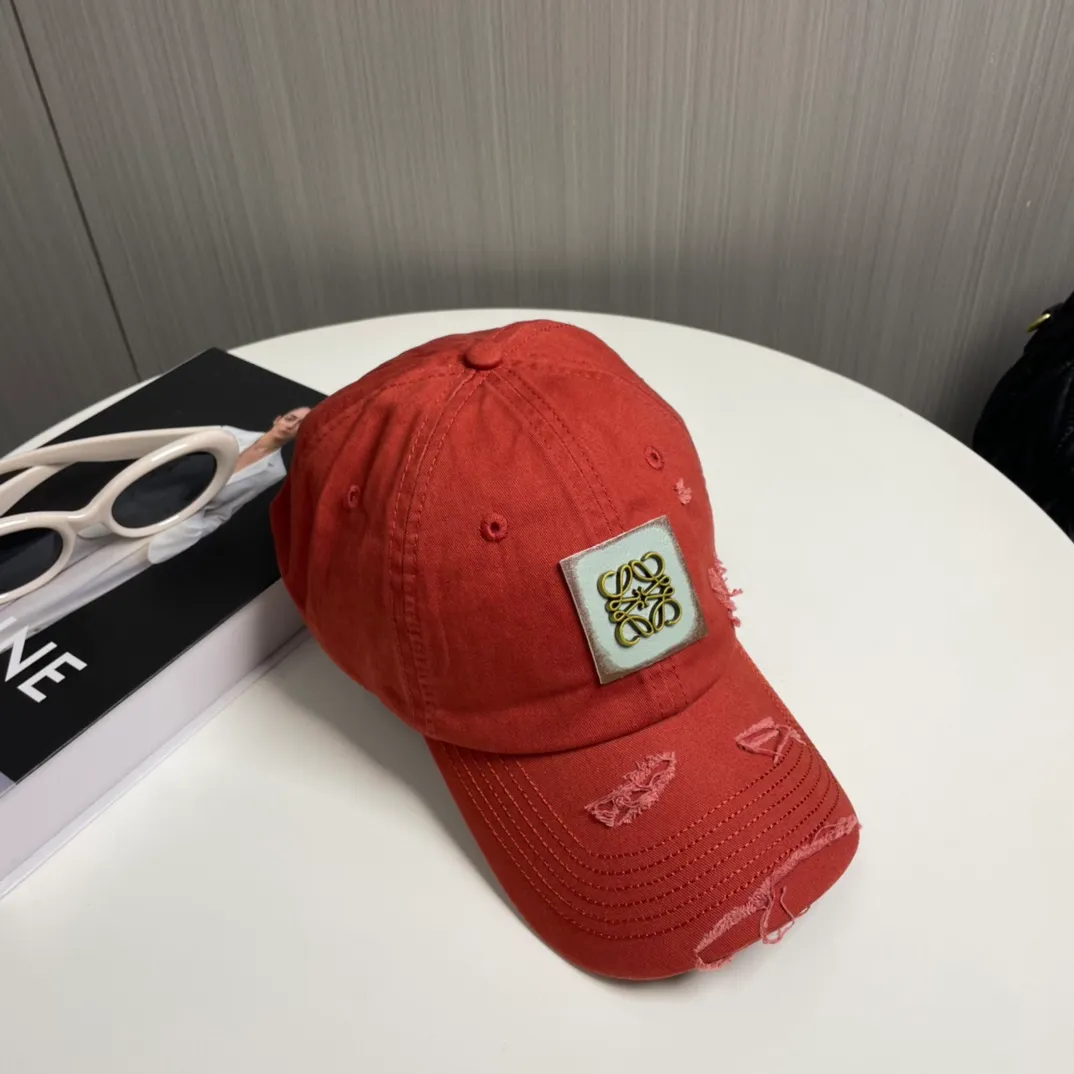 P66 🧢Loewe~New baseball cap🧢, simple and classic logo, super texture👍, exquisite big-name style, a must-have artifact for goddesses, couple style