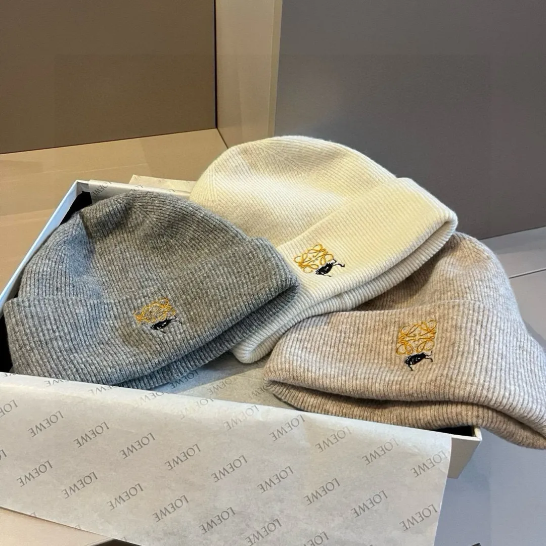 💰120¥ ＬＯＥＷＥLOEWE’s new knitted wool hat, delicate, soft and skin-friendly, unisex, super elastic👍