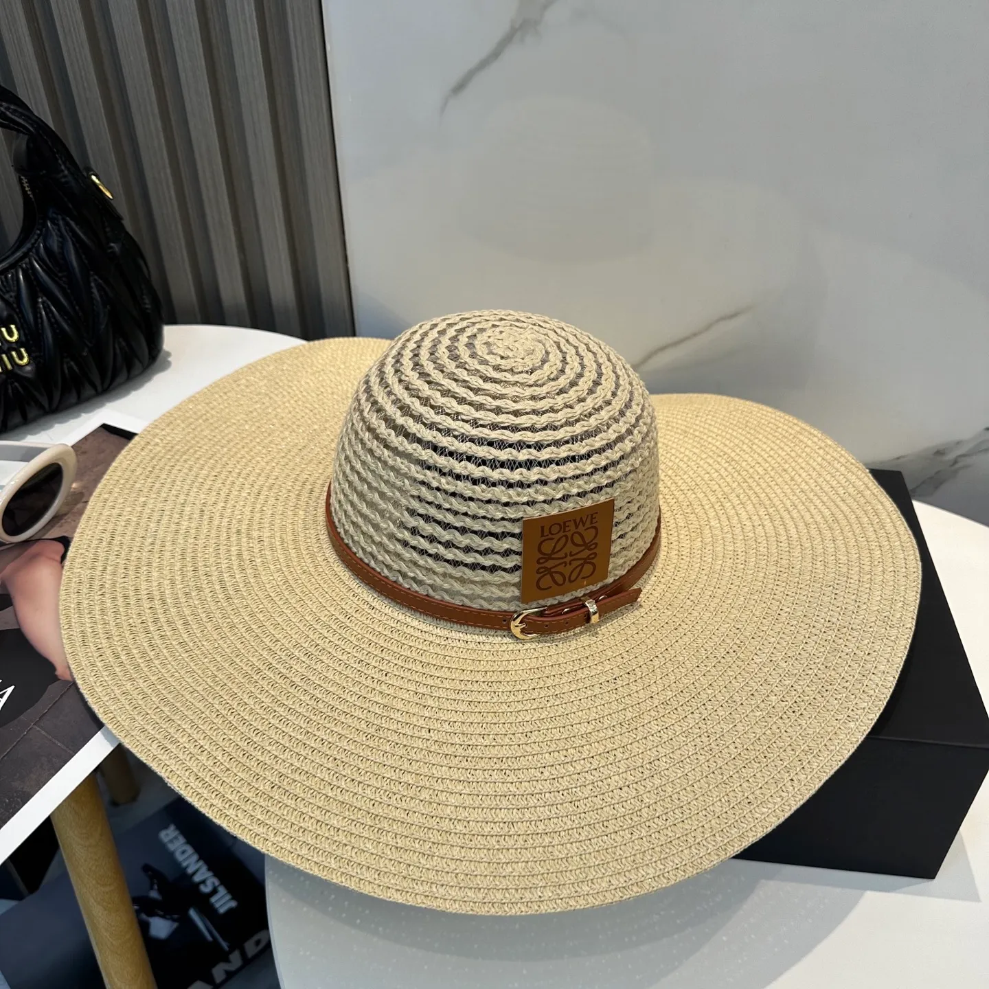 P80 LOEWE big-brimmed hat, big sun hat, made of fine grass, official model opening, non-market ordinary version, head circumference 57cm