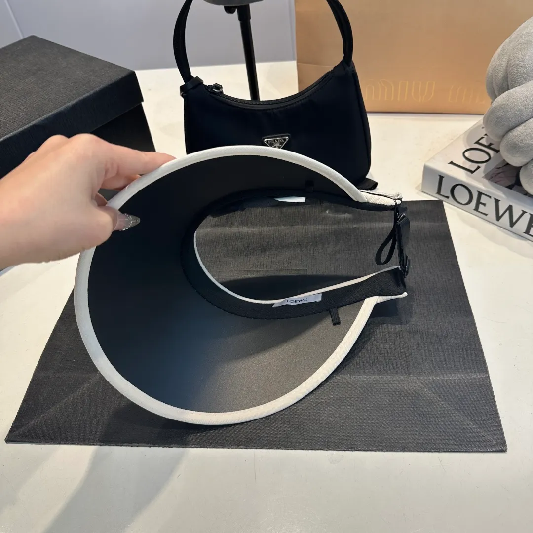 P44 LOEVE hollow top peaked cap, straw hat, original quality, exquisite workmanship, high-end luxury, very breathable and adjustable,