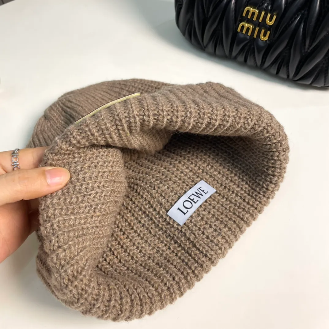 P76💛 comes with dust bag. [LOEWE Luo Yiwei] 2024 early autumn knitted beanie, big-name fashion, very versatile