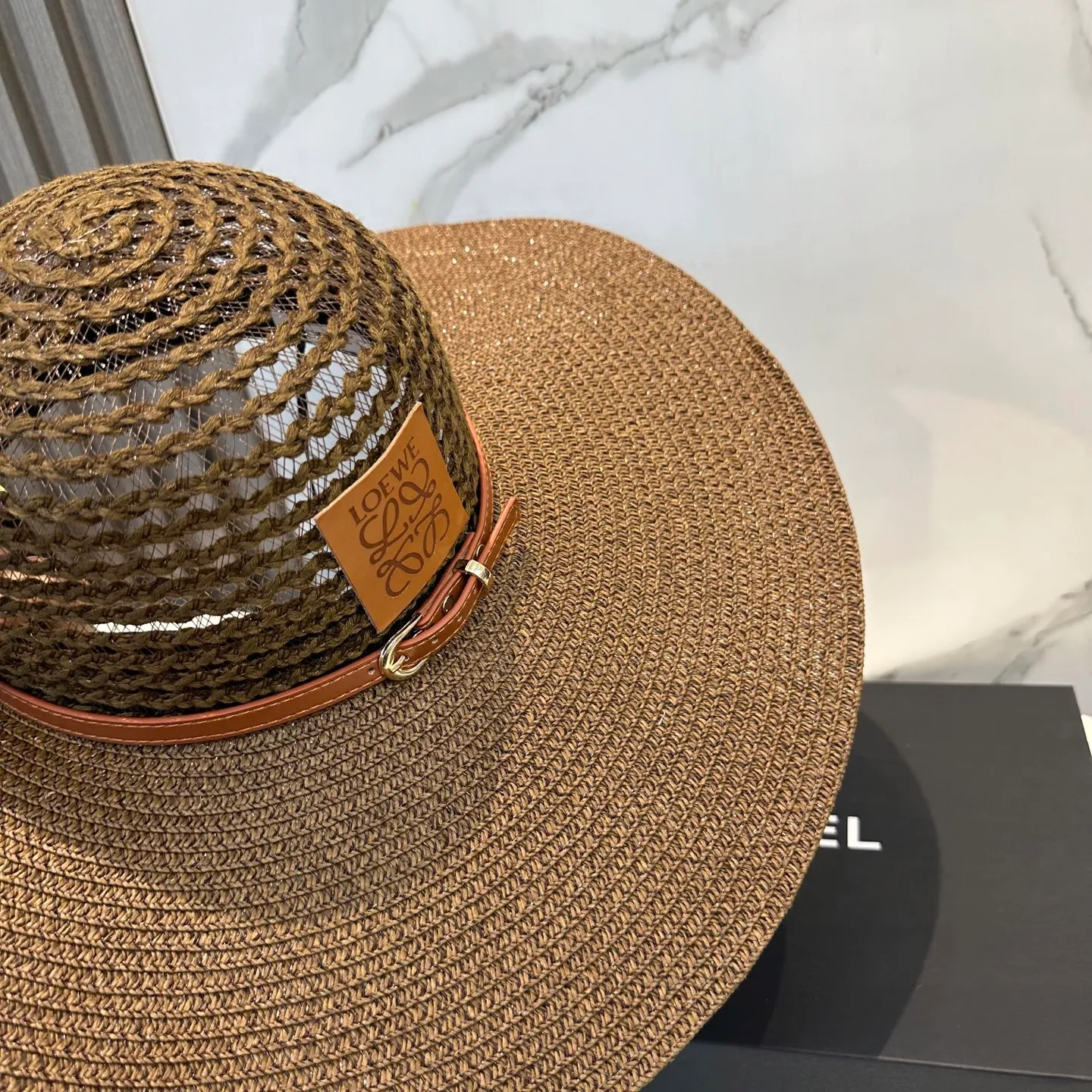 P80 LOEWE big-brimmed hat, big sun hat, made of fine grass, official model opening, non-market ordinary version, head circumference 57cm